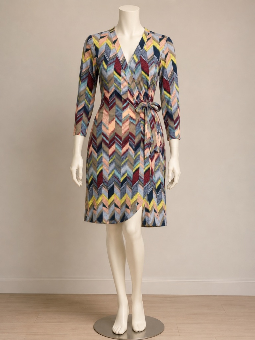 BCBGMaxazria Multicolor Chevron Wrap Dress - Women's Large